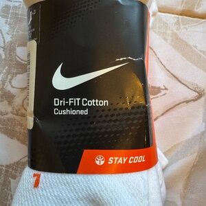 Nike Dri--Fit Cotton Cushioned Crew Socks NEVERN WORN